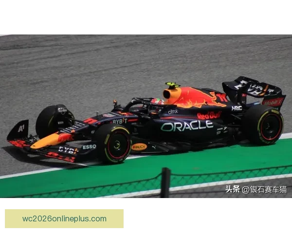 F1赛季精彩回顾:车队竞争激烈、车手表现不容忽视 F1赛季精彩回顾:车队竞争激烈、车手表现不容忽视